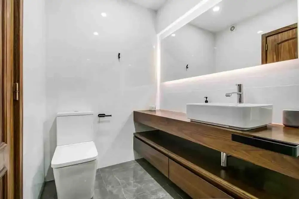 Bright Flat by Carcavelos Beach With Fast Wi-fi