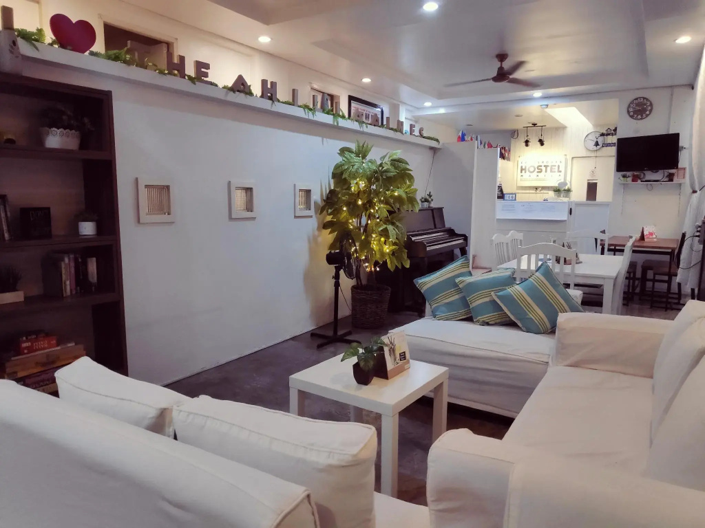 Crossroads Hostel Manila