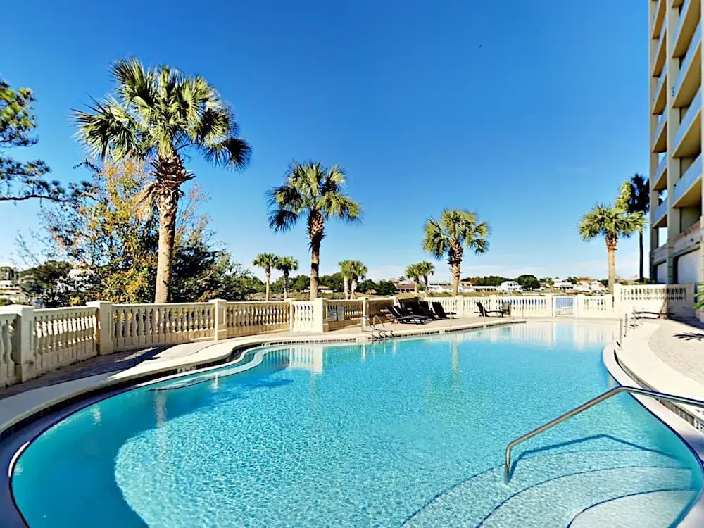 New Listing! Waterfront W/ Private Dock 5 Bedroom Condo