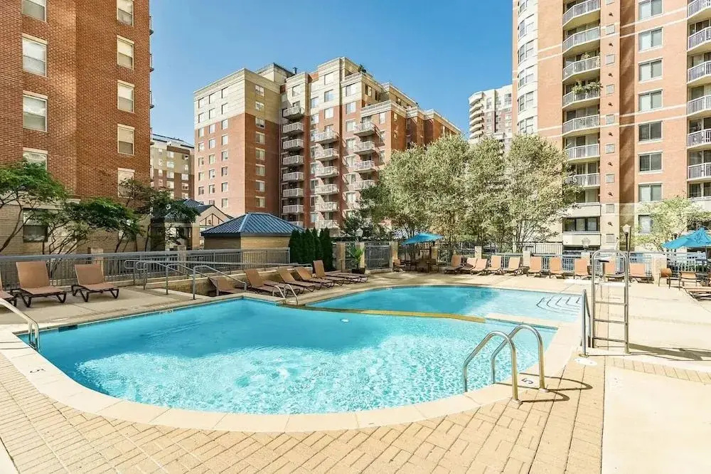 Gorgeous 2 Condo Ballston place w-GYM