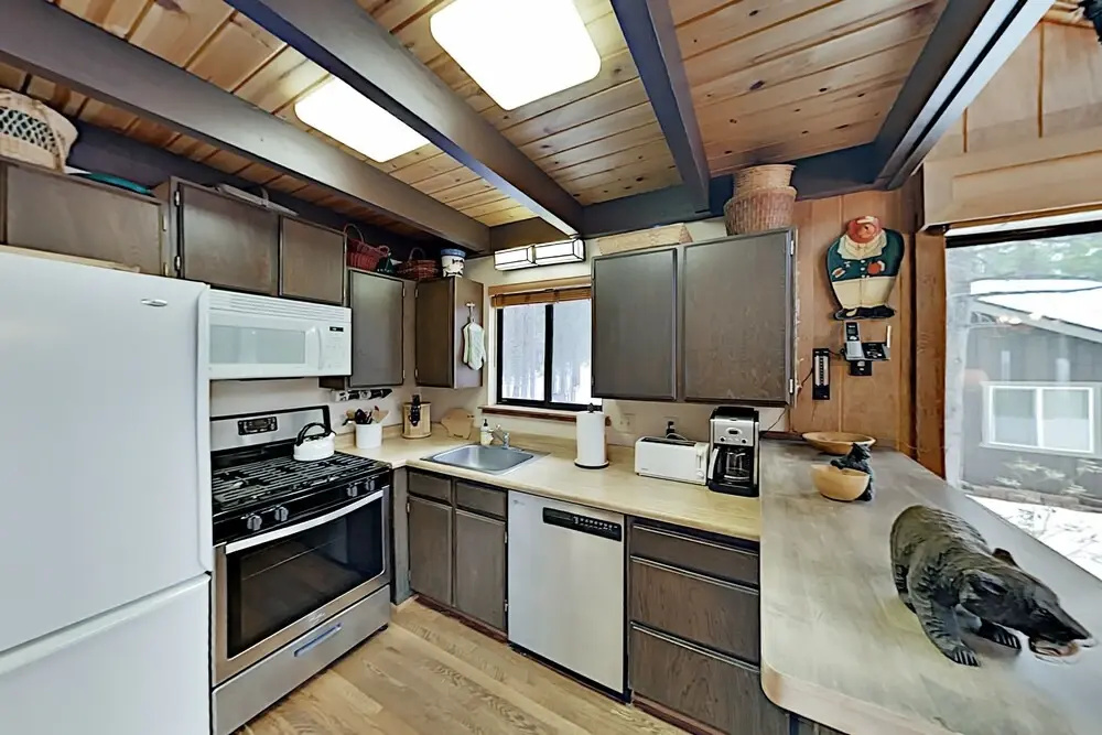 Grand Mountain Lodge W/ Tahoe Donner Amenities 4 Bedroom Home