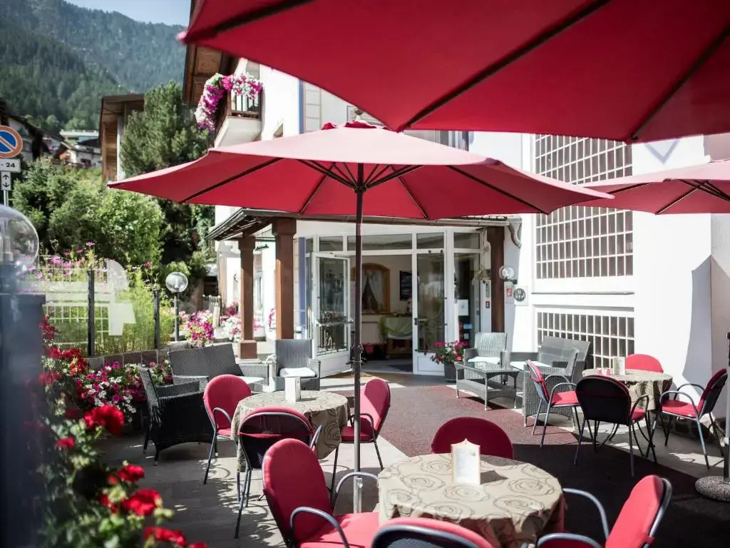 Hotel COSMEA 4 Stars - Your Dolomites experience