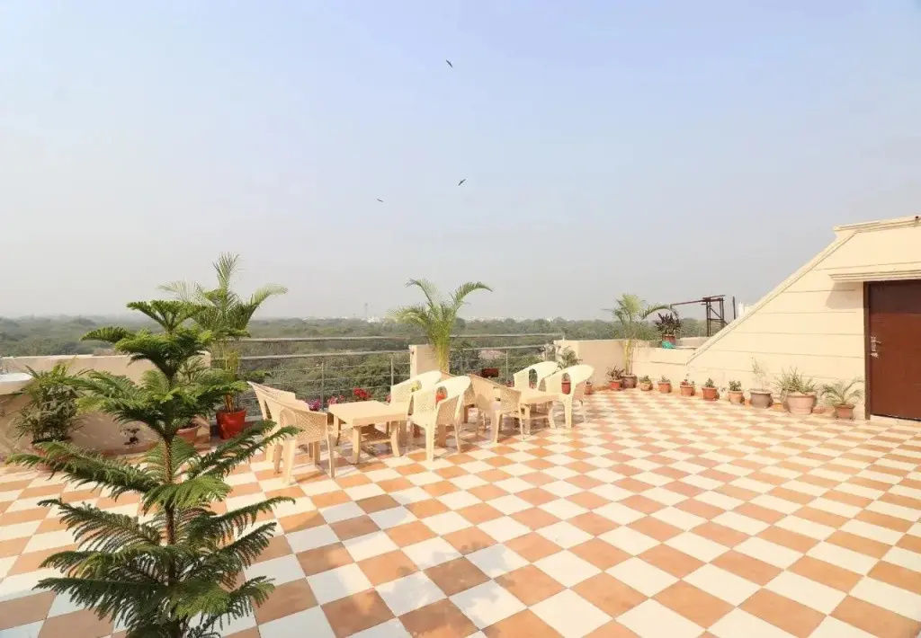 Kehar Palace by OYO Rooms