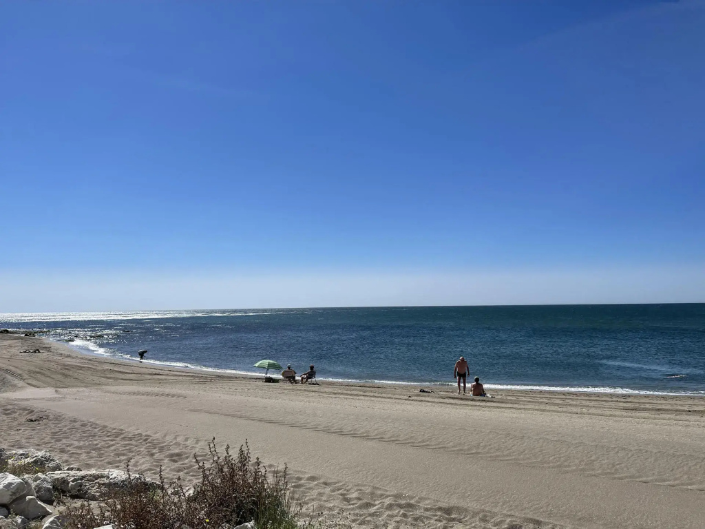 Entire rental unit- close to all amenities - Riviera del Sol - CS136