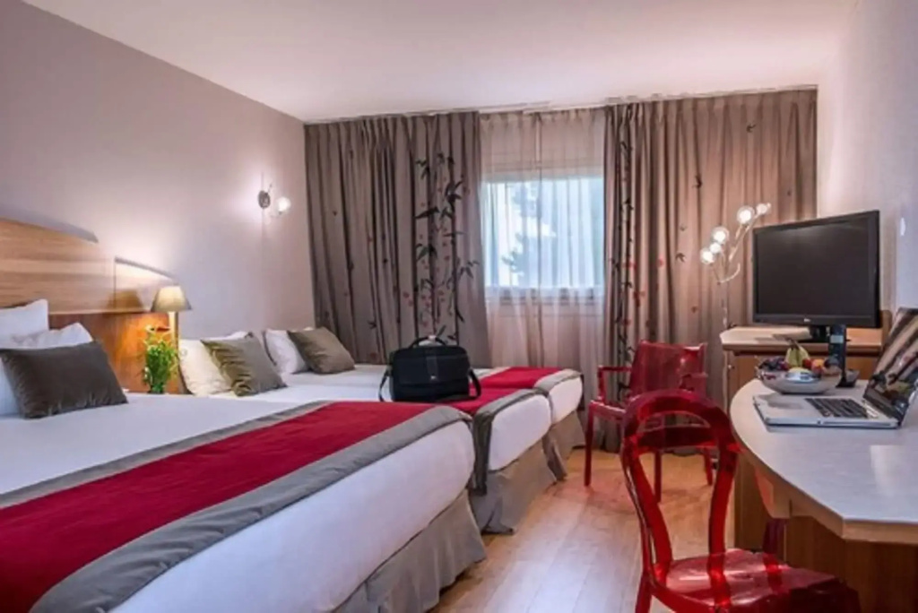 HÔTEL C SUITES chambres spacieuses