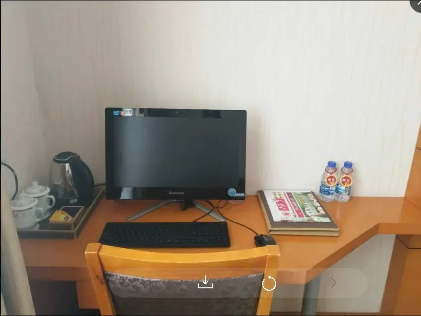 Huhua Hotel (Jiaotong University Jiangchuan Road Metro Station)