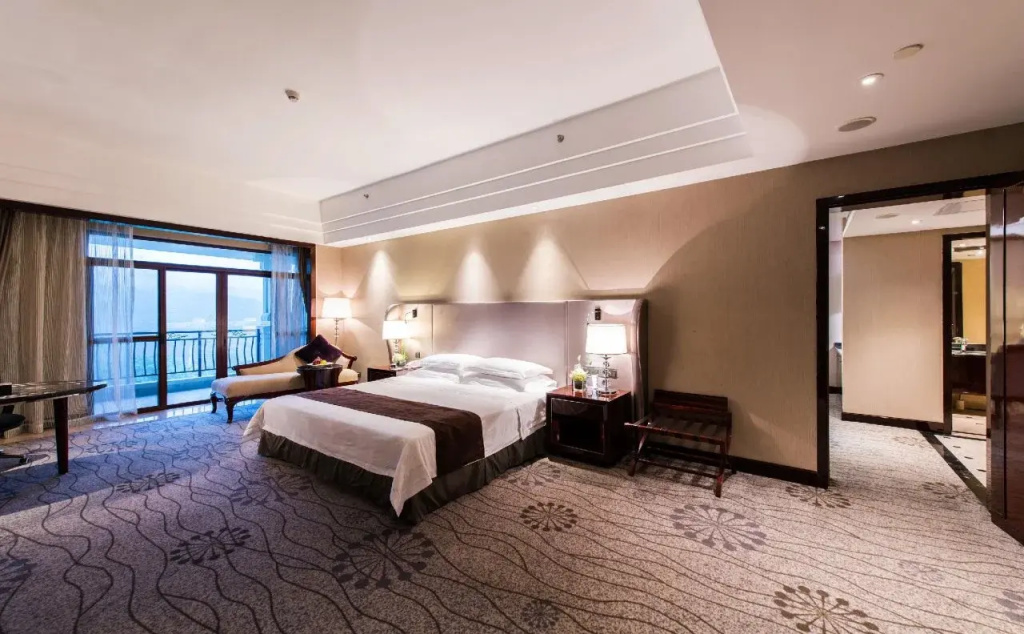 Kaiping Jade Bay Funyard Phoenix Hotel