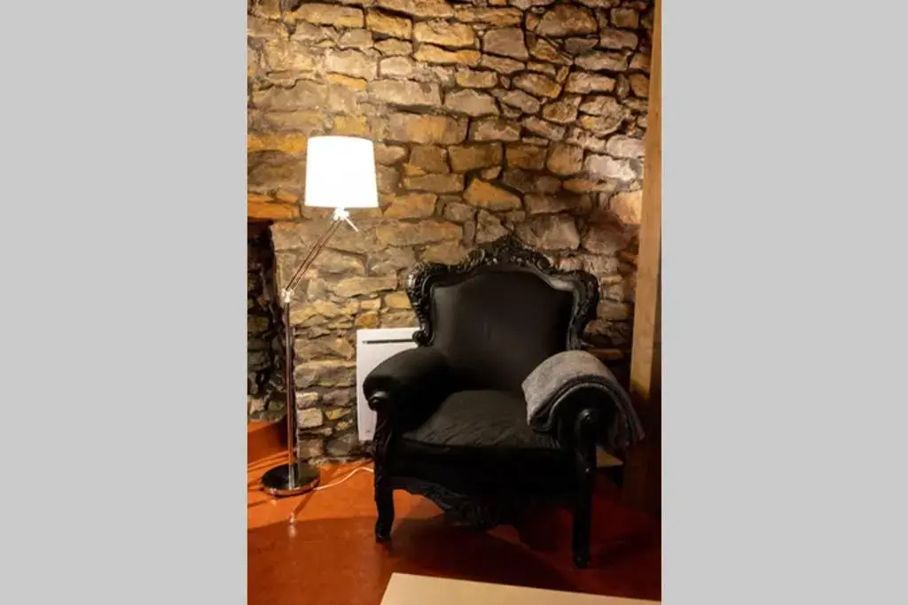 Caveau Contemporain Kv'o37 (Adults Only)