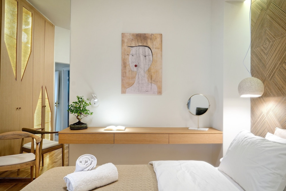 The Fancy Philosopher Apartment