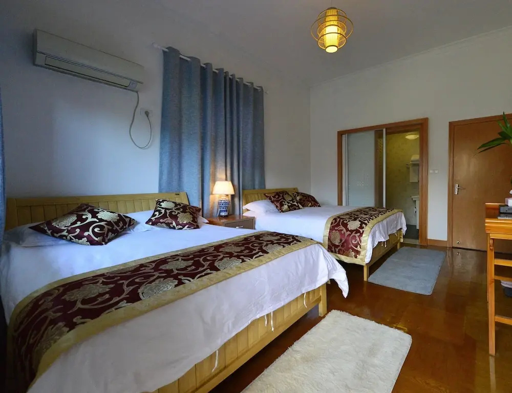 Wu Zhen  town dongshanling hotel(乌镇灵水居)