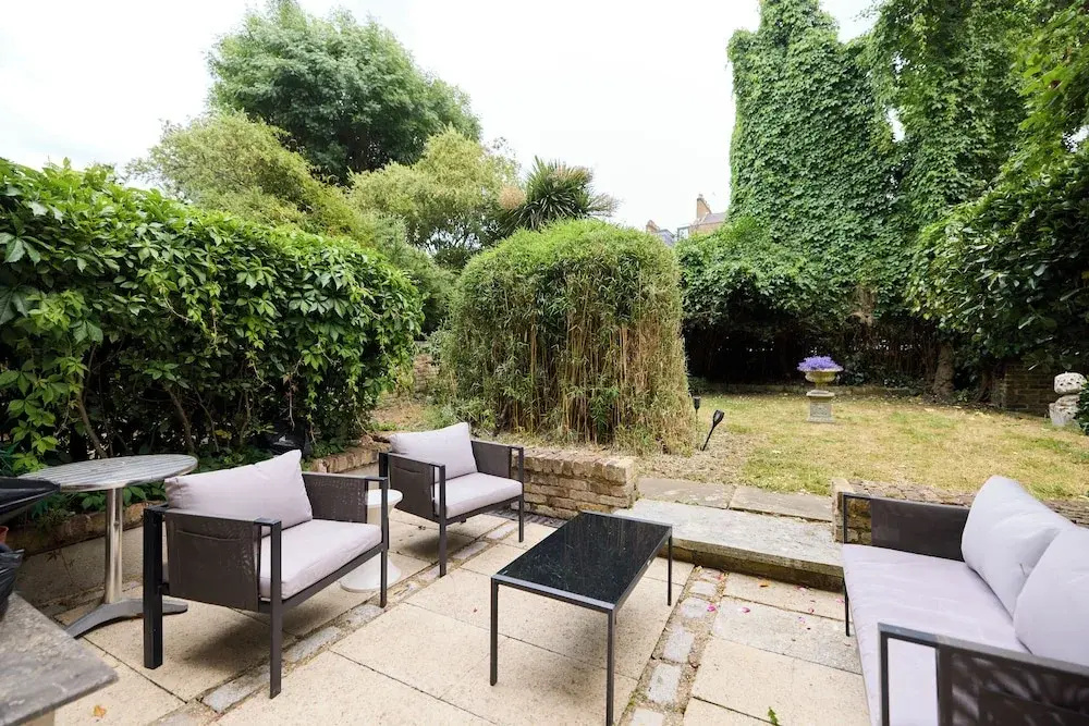 The Carlton Nook - 2BR Apartment