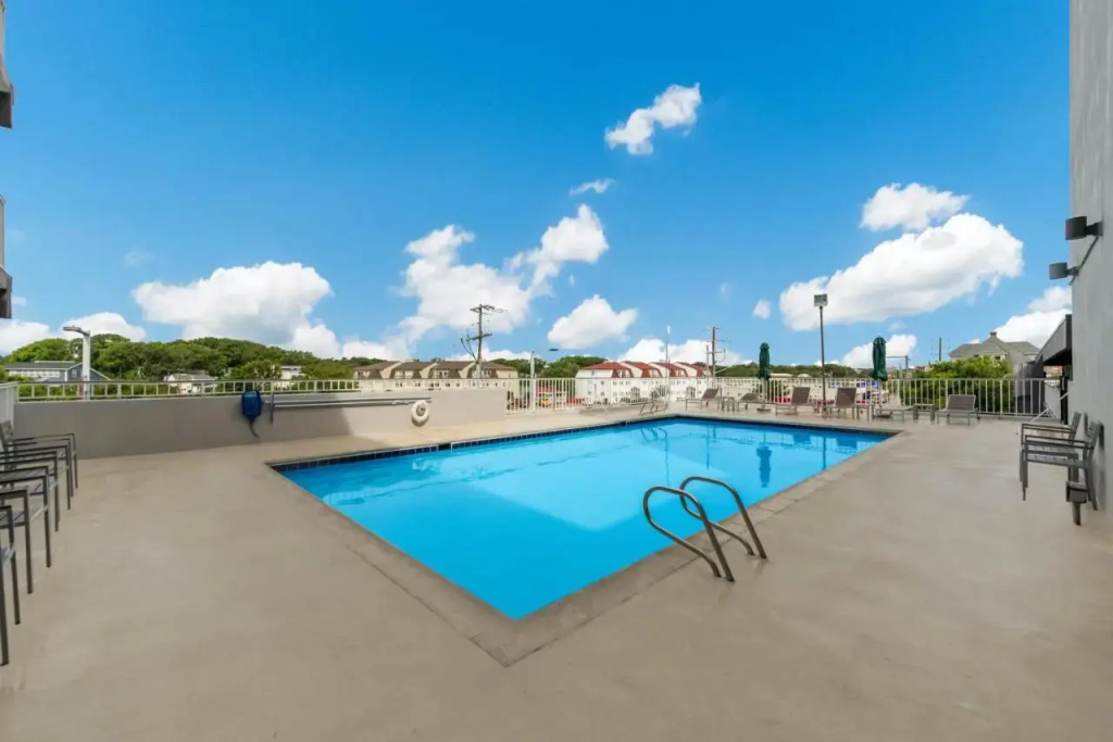 Red Roof PLUS & Suites Virginia Beach - Seaside
