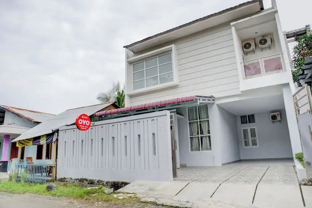 Wisma Yani Syariah by OYO Rooms