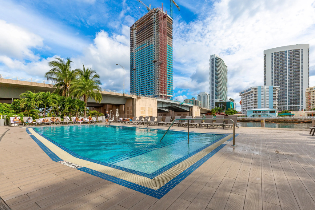2BR Private Ocean Luxury Condos at Beachwalk Resort