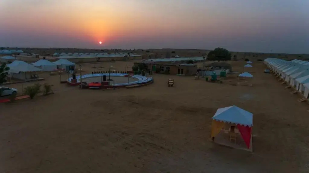 Dynamic Desert Camp
