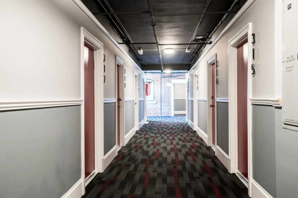 American Hotel