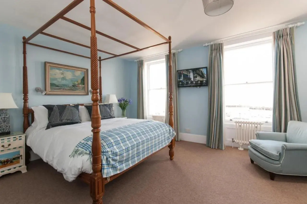 The Royal Harbour Hotel