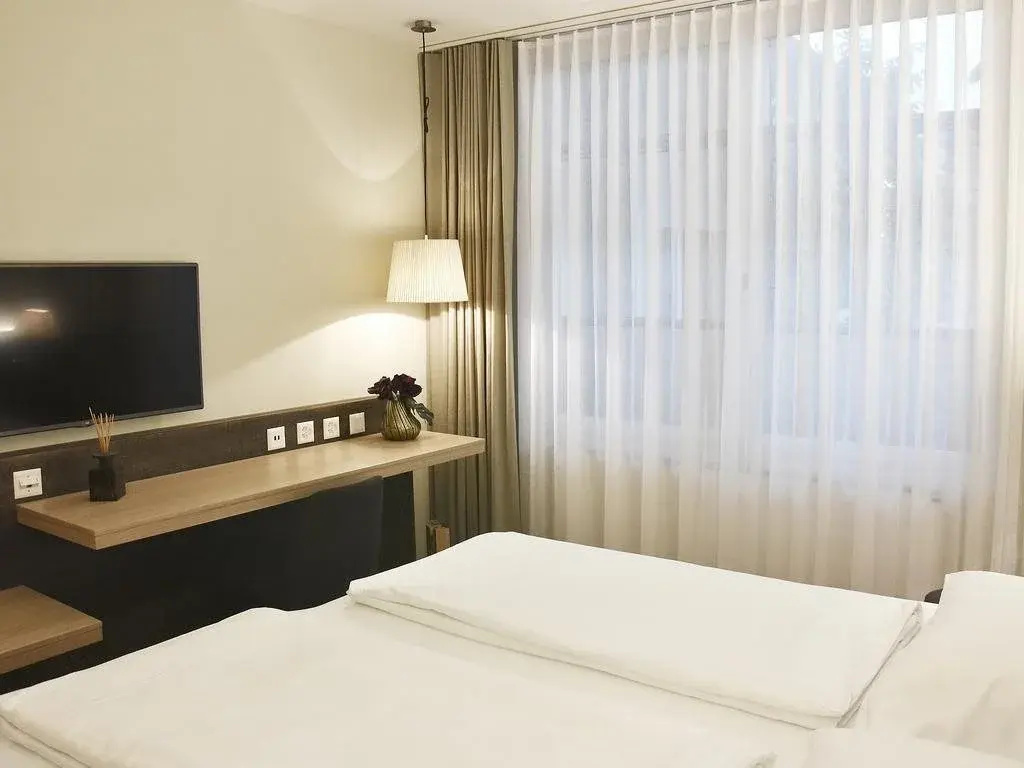 Hotel one66 (free parking garage)