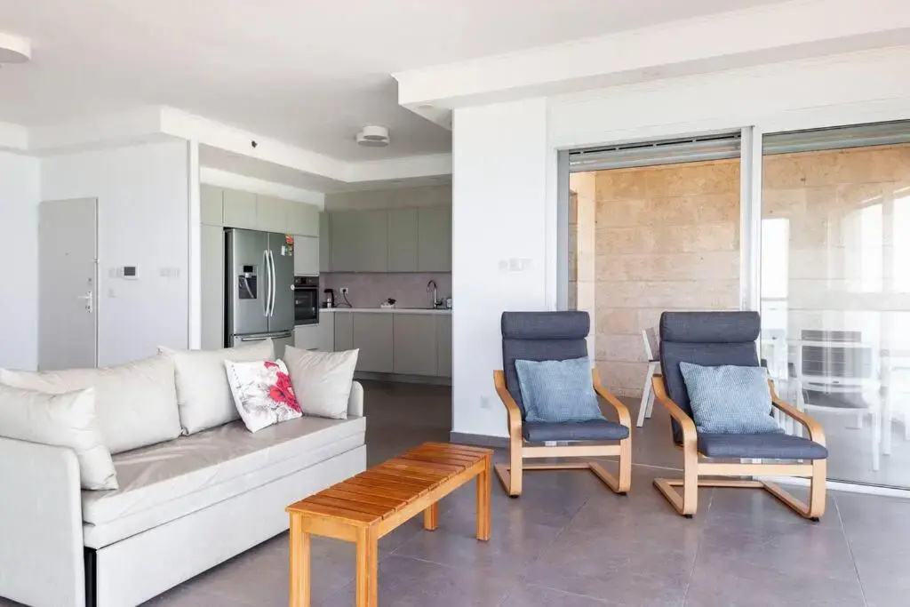 O&O Group - Stunning Sew View 3 BR Apartment Iconic Tower