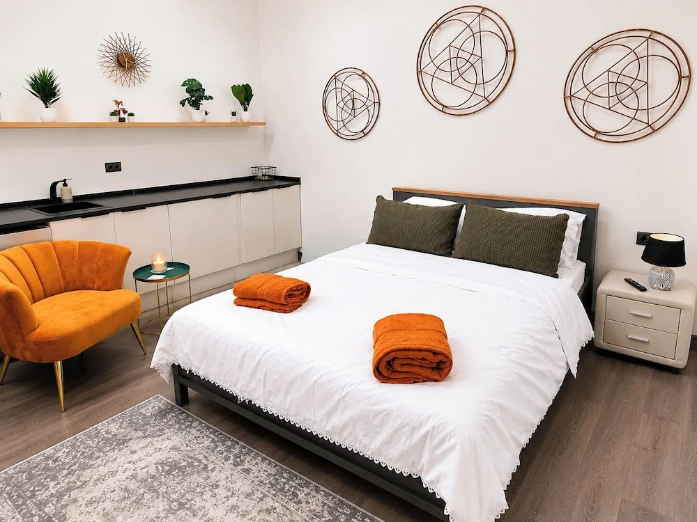 Luxury Chester City Apartment Near Station