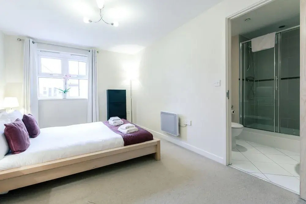 Roomspace Apartments-Courtyard Guildford