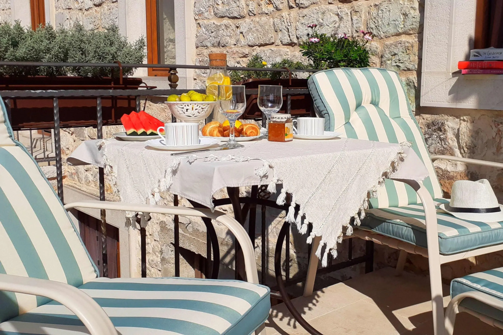 Apartment Ana On Island Hvar