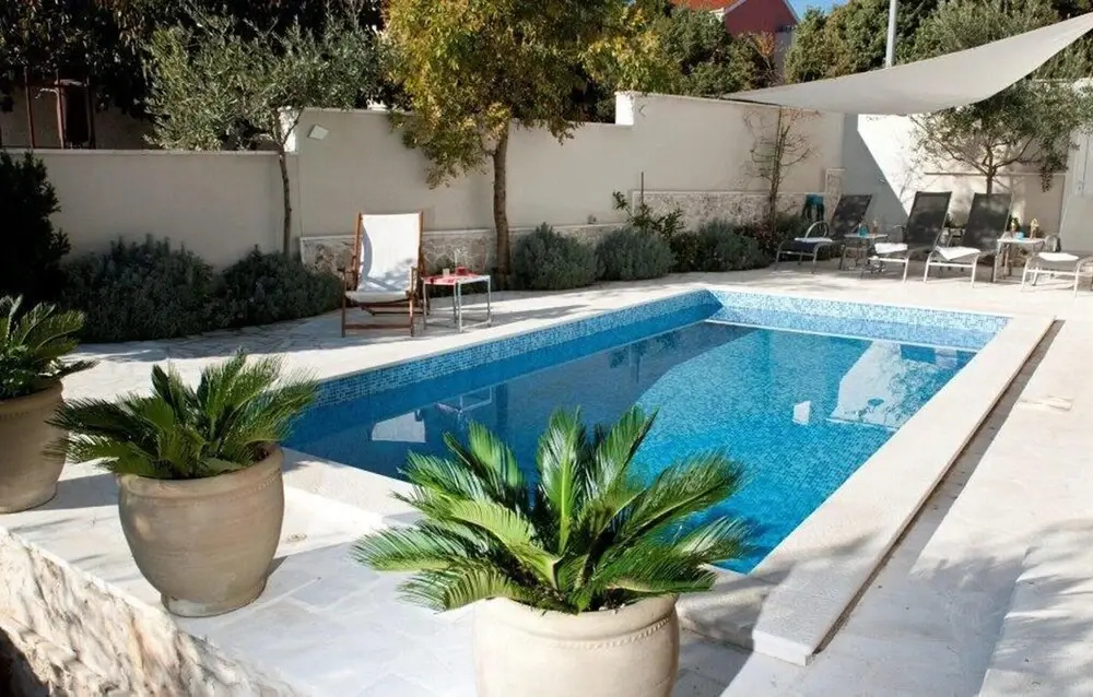 Stunning Home in Okrug Gornji With 4 Bedrooms, Wifi and Outdoor Swimming Pool