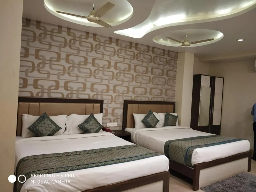 Hotel Aadesh Palace
