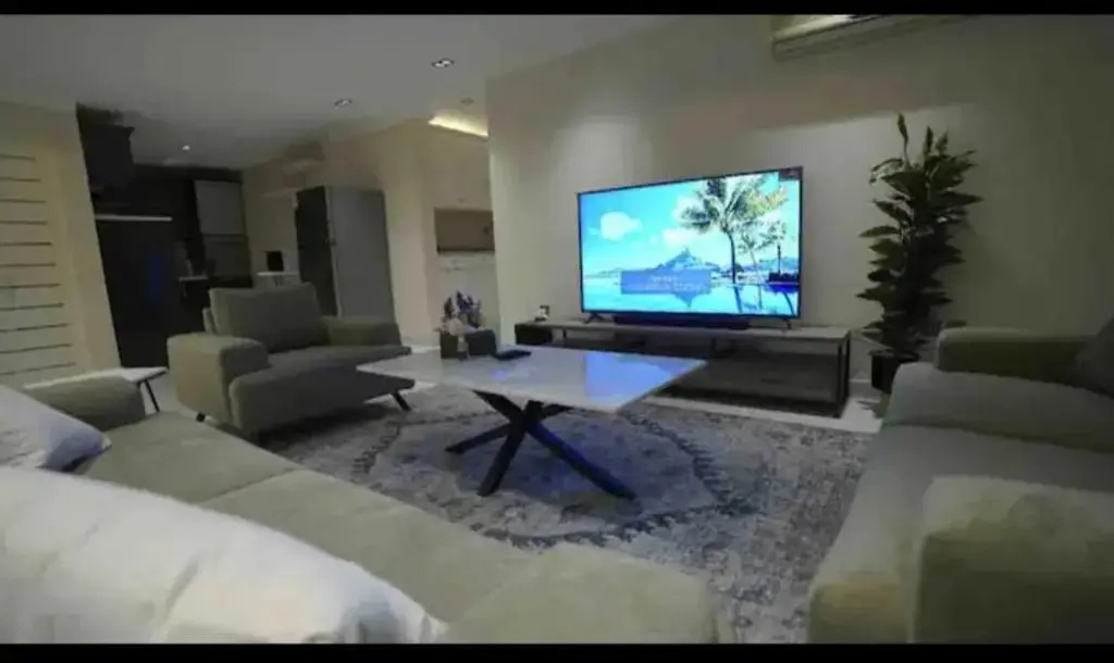 Luxury apartment prime location