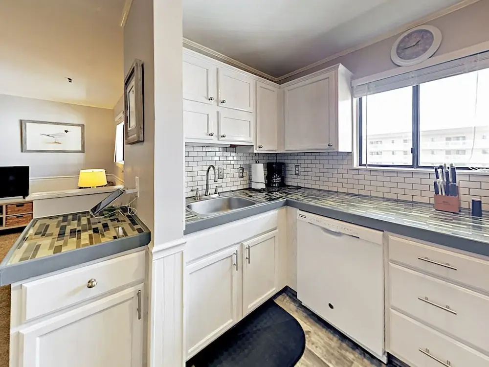 William Hilton #4305 - 2 Br Condo
