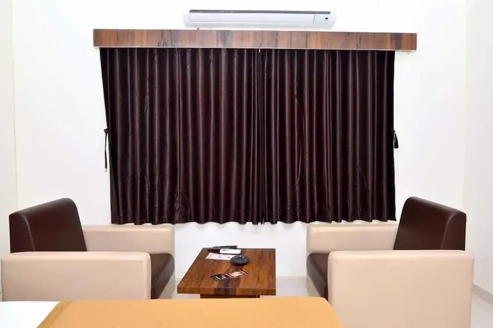 The New Holiday Inn