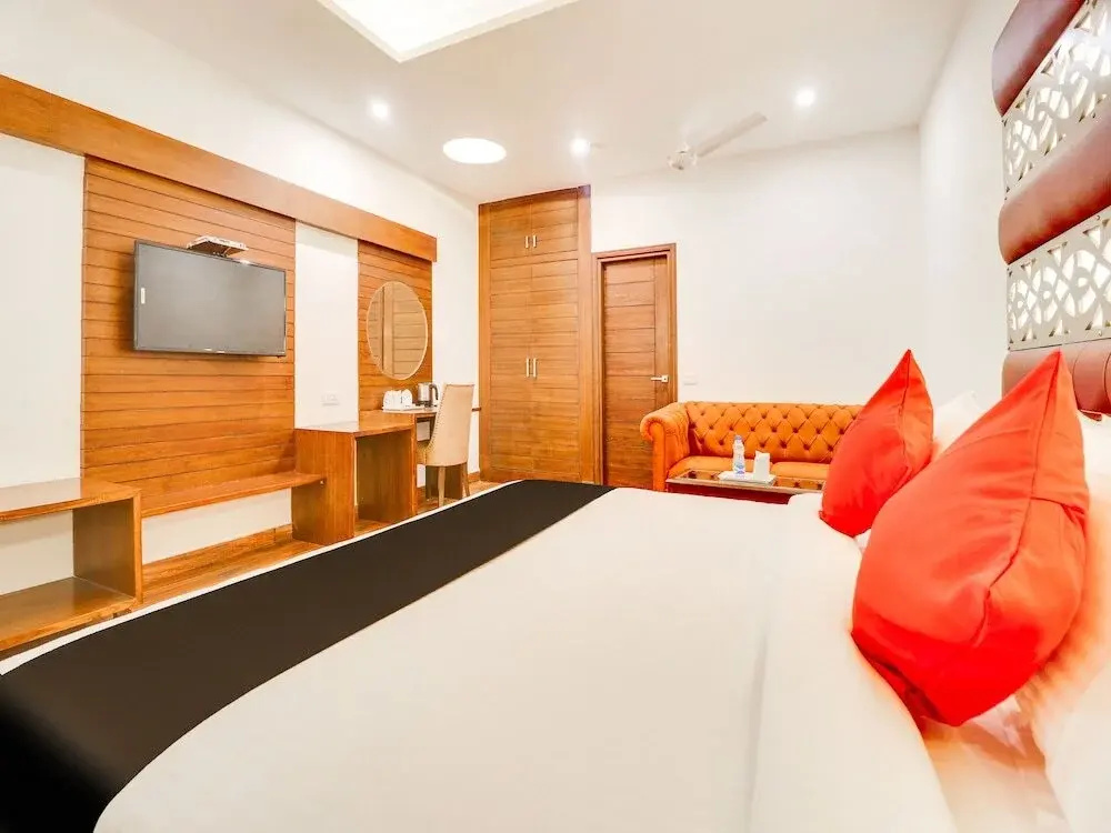 Hotel Alphonso by OYO Rooms