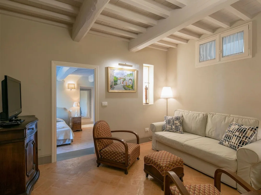 Holiday Home in Cortona With Pool & Valley Views
