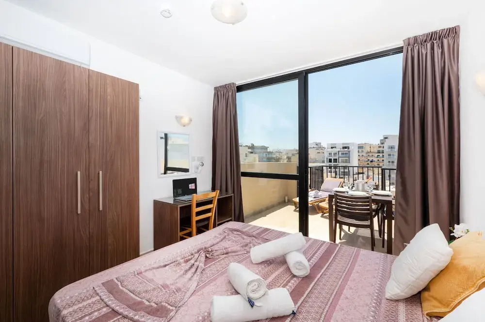 Sea Bliss Apartments with terrace just off seafront in St Paul\s Bay - By Getawaysmalta