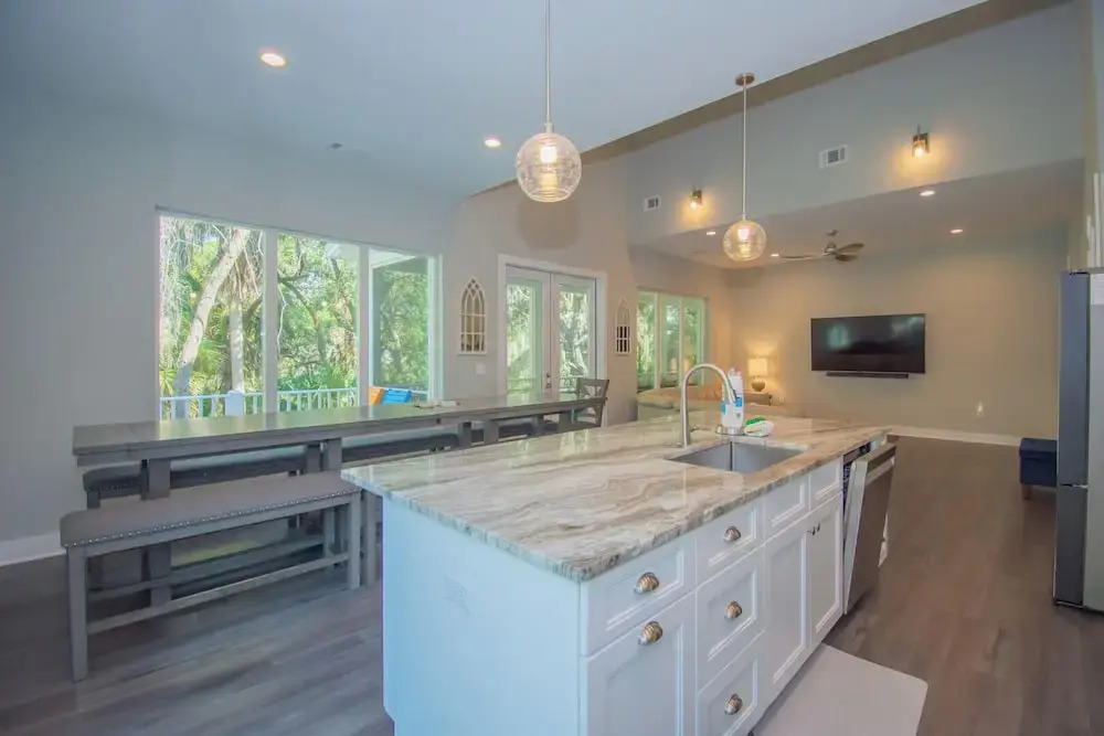 440 Porpoise Dr