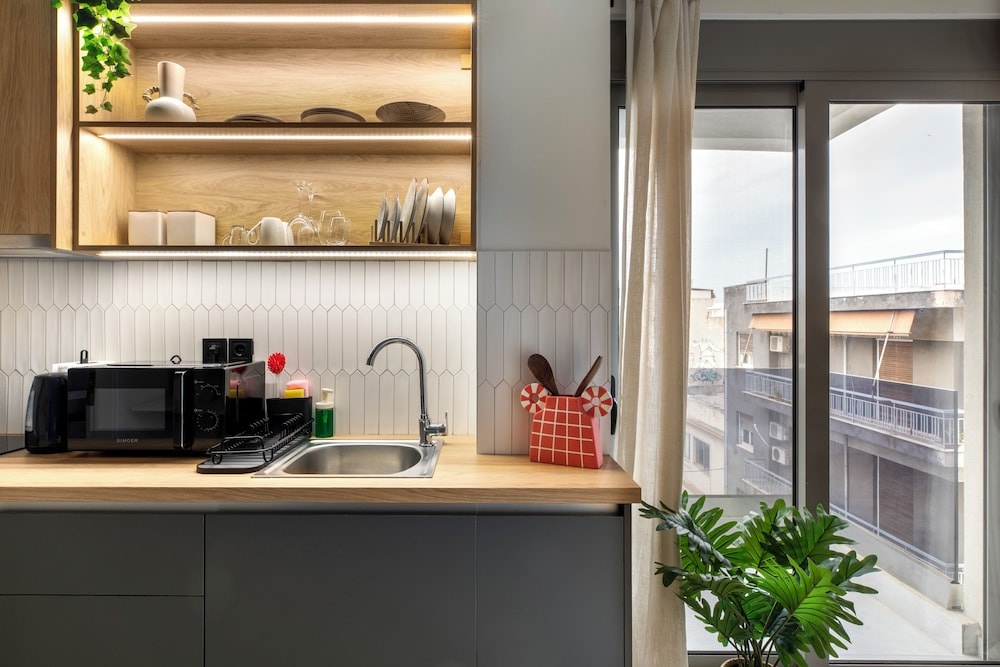 Oraya Chic Studio with Balcony in Athens