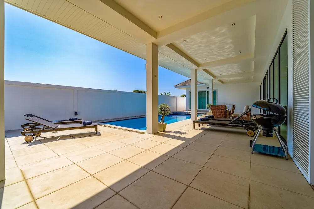 Modern Large 2 Bedroom Pool Villa PV2