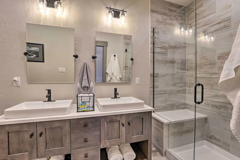20 Mi to Winter Park: Mtn-view Townhome w/ Balcony