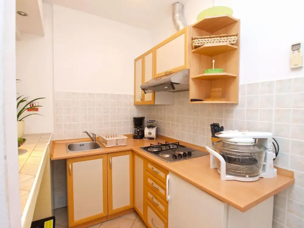 Apartment 440
