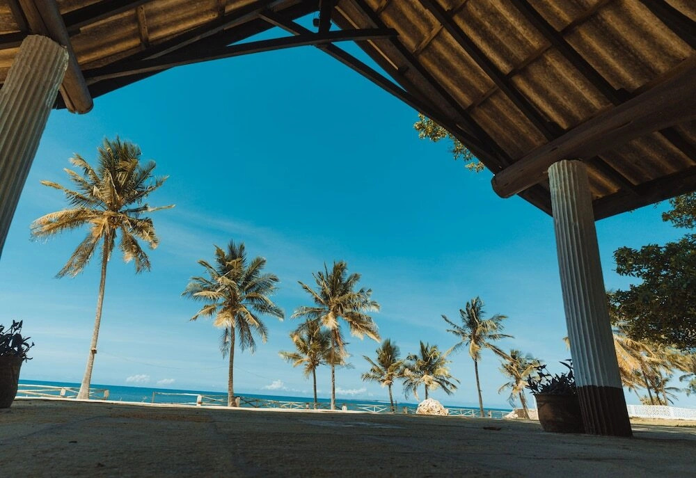 Bahari Beach Hostel