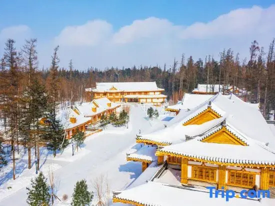Changbai Mountain Guanyue Folk-Custom Hotel