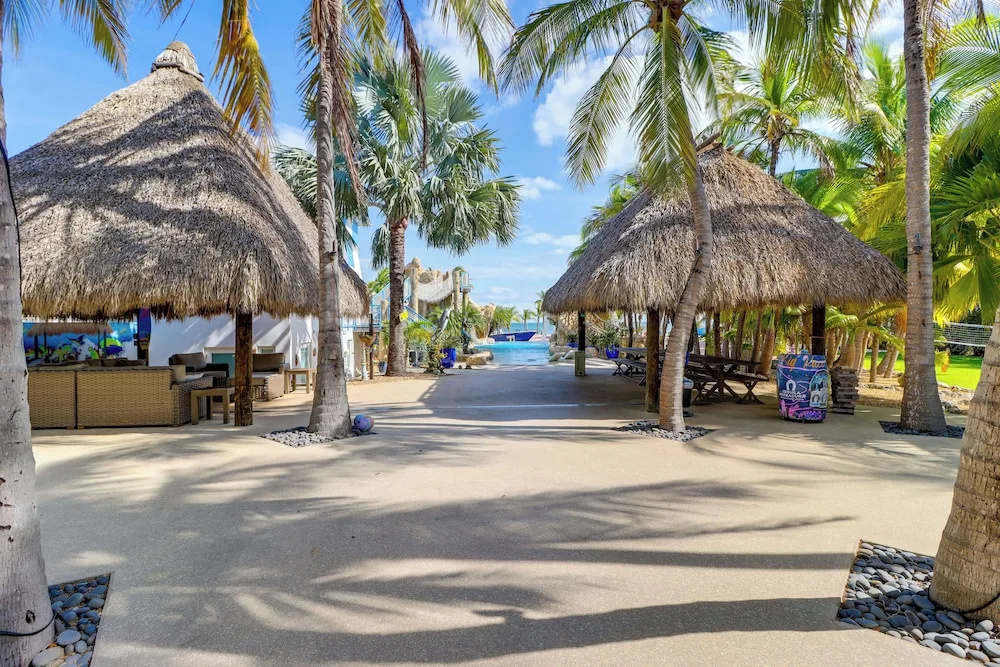 1 Mi to Dtwn: Oceanfront Gem w/ Resort Amenities!