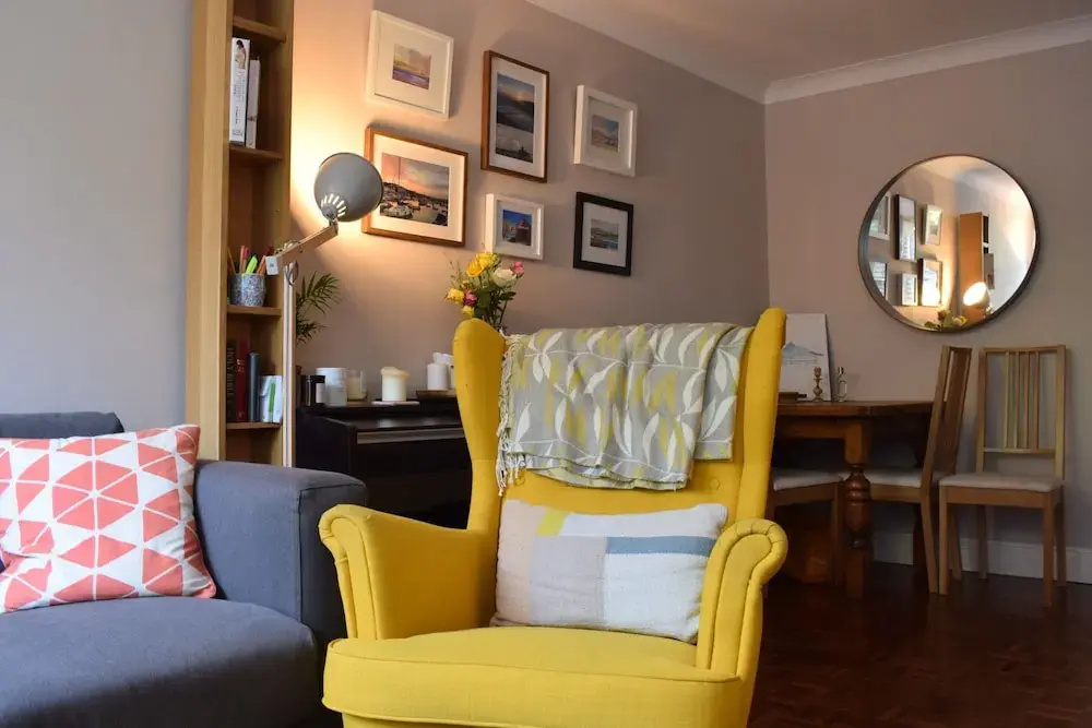 2 Bedroom Maisonette In Islington