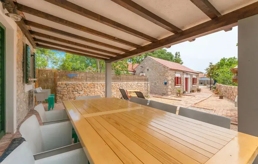 3 Bedroom Cozy Home In Sukosan