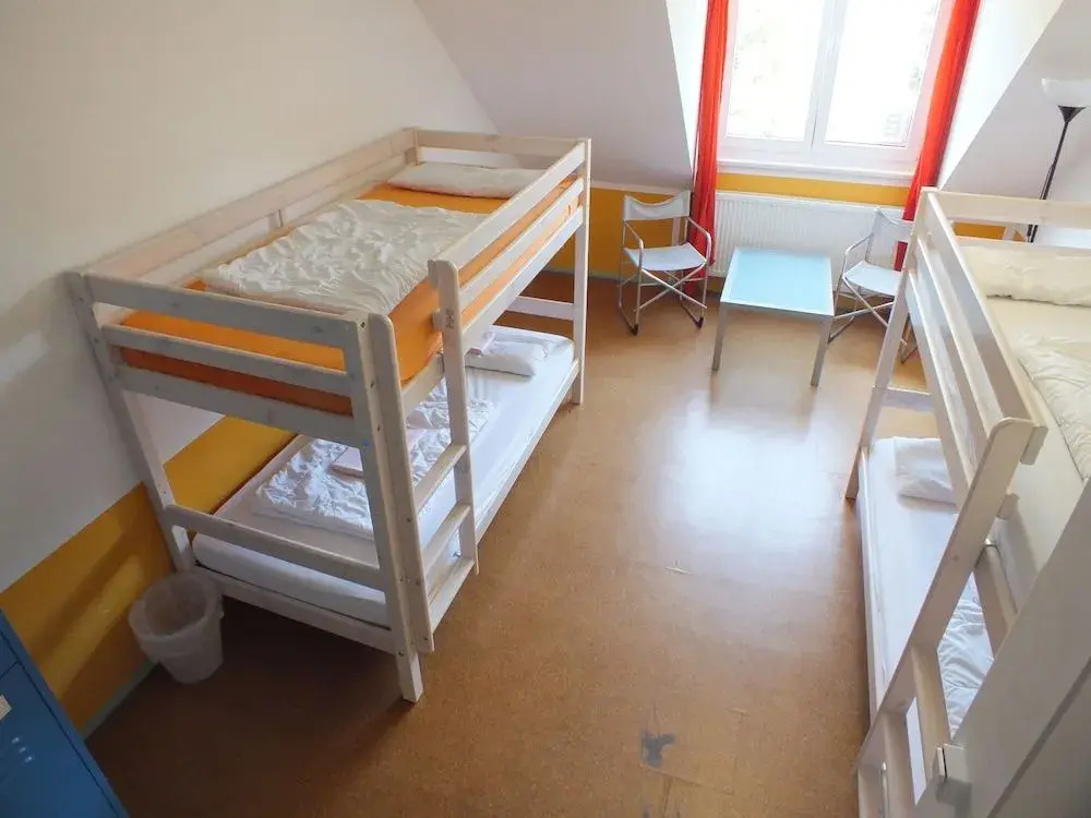 Max Hostel