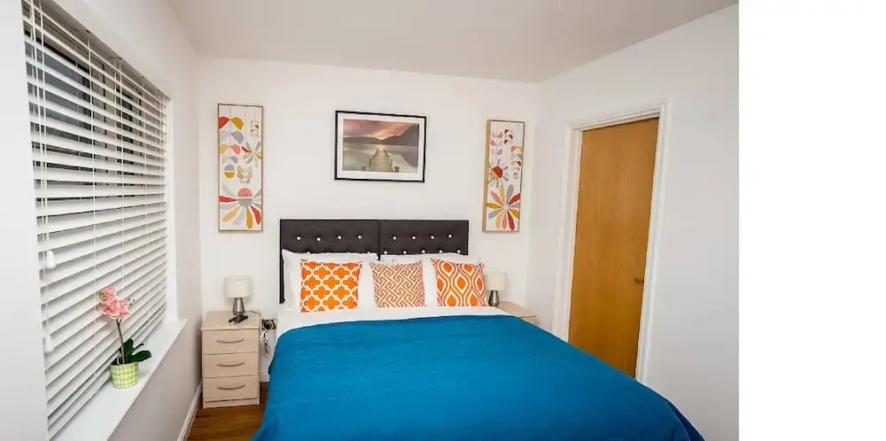 Walking Distance to Town With Free Parking