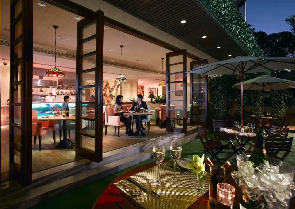 Regal Riverside Hotel