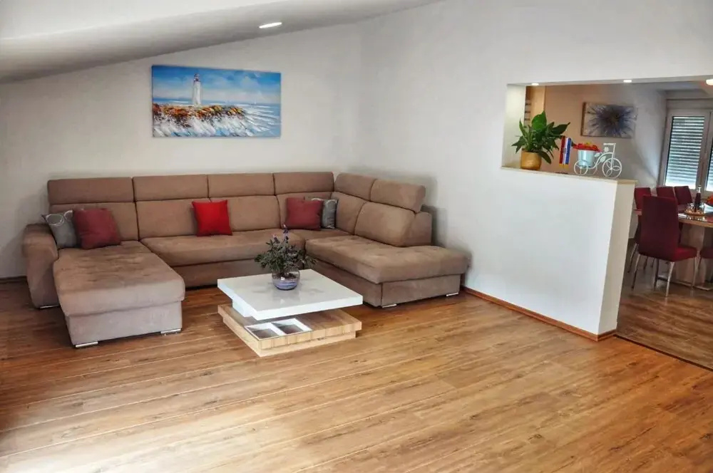 Apartment Doni