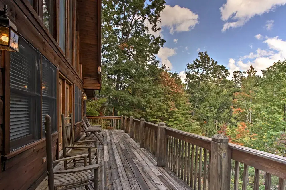 Smoky Mountains Cabin w/ Hot Tub, Deck & Views!