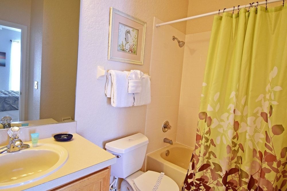 R448MIRA Miramar Delight 4 Br villa by RedAwning